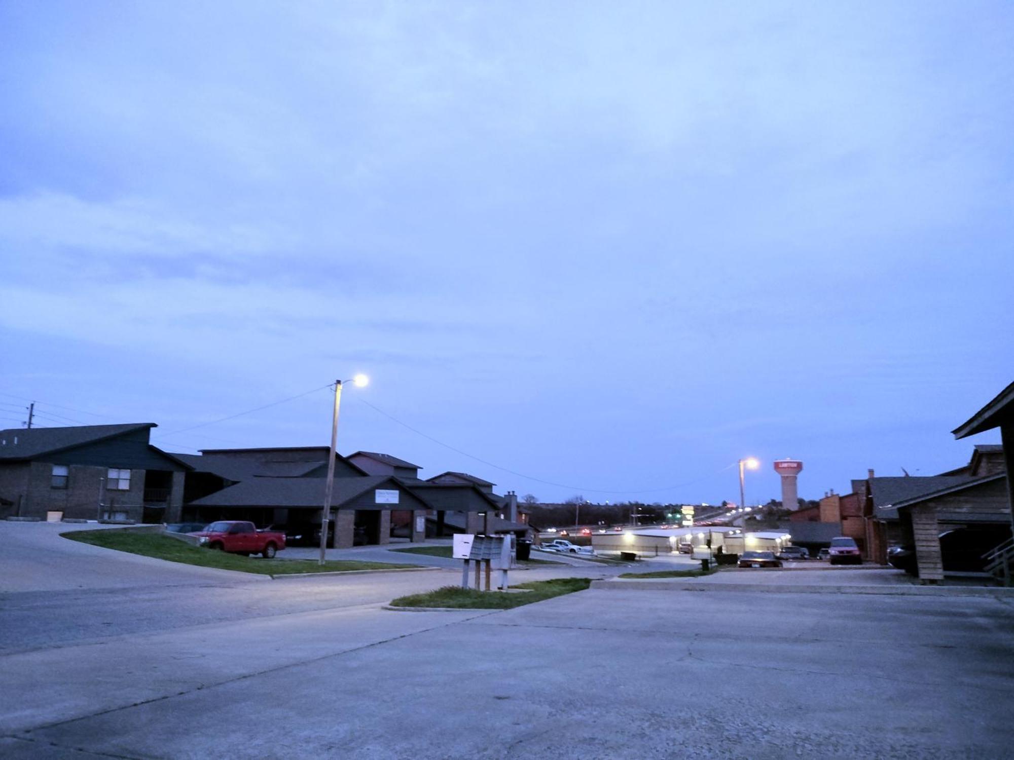 Golden Sunflower'S Apt B1 Lawton Exterior photo