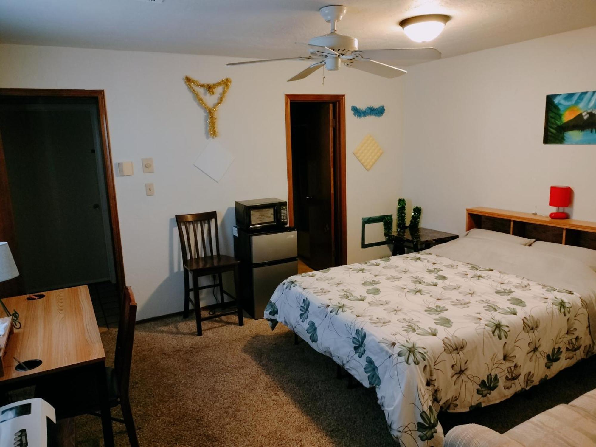 Golden Sunflower'S Apt B1 Lawton Exterior photo
